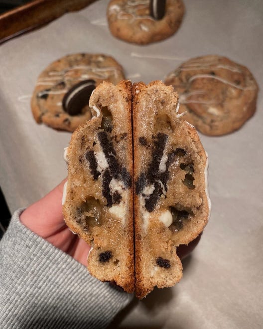 Made with your choice of milk or white chocolate chips and then stuffed with an Oreo and marshmallow cream drizzled with chocolate of your choice.