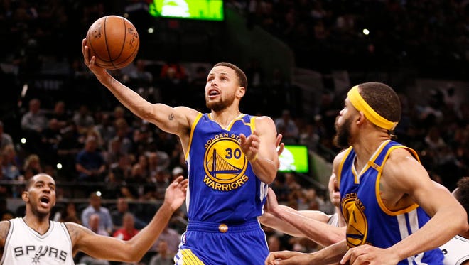 Steph Curry scored a game-high 29 points for the Warriors.