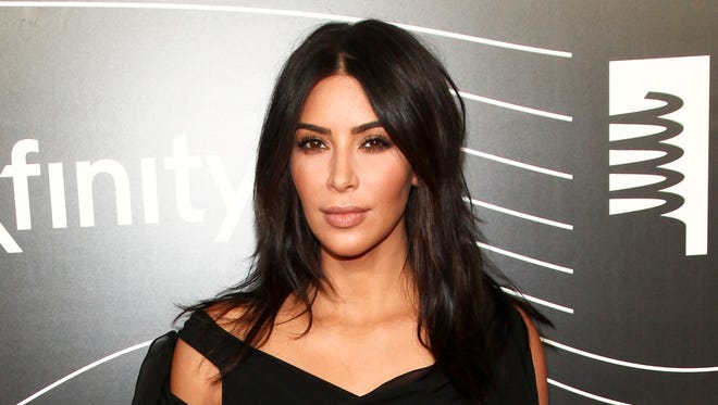 Kim Kardashian is still staying off social media after her Paris robbery.