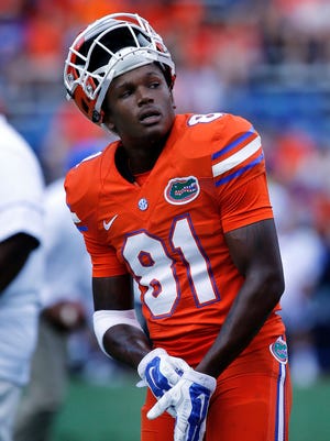 Florida Gators wide receiver Antonio Callaway (81) works out prior to the game against the Kentucky Wildcats.